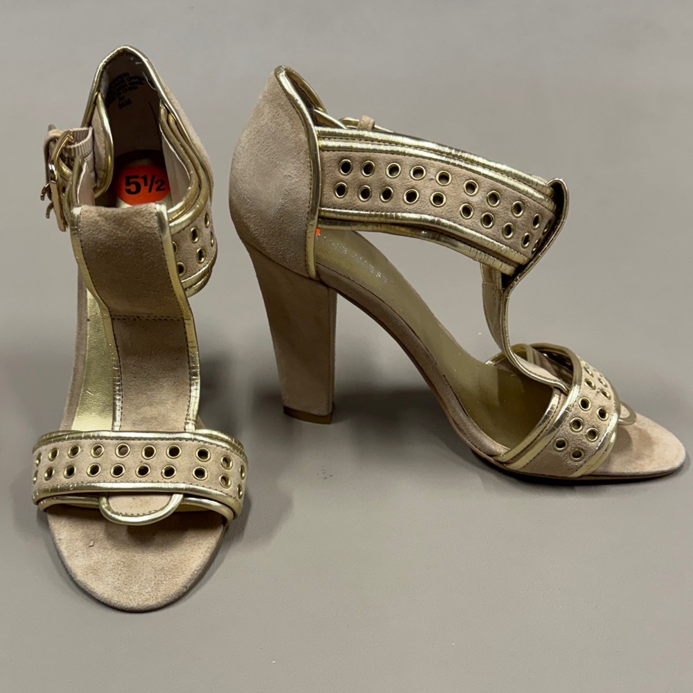 Elegant Nine West Beige High Heel Sandals